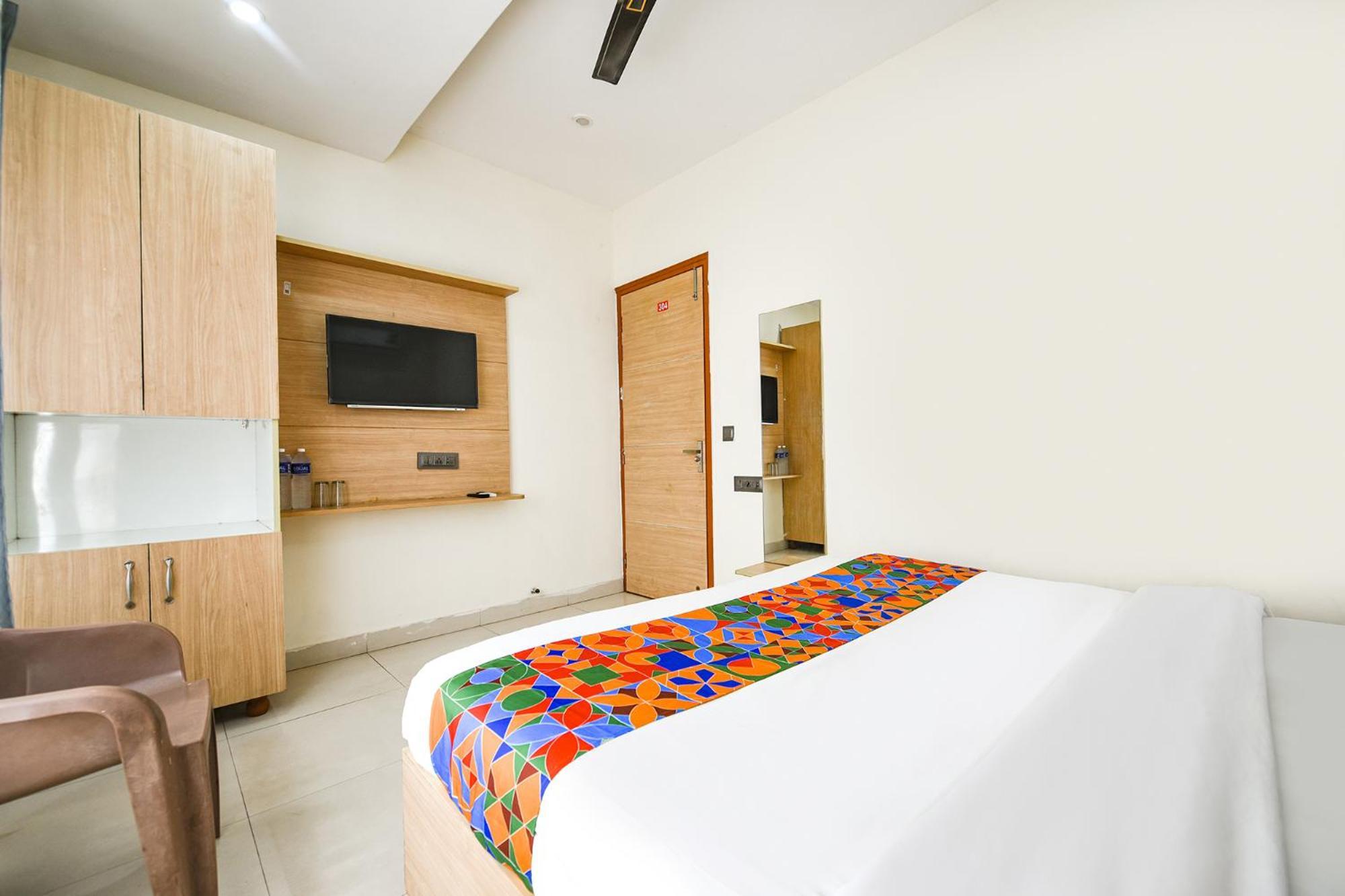 Fabescape Panchkula Motels Exteriör bild
