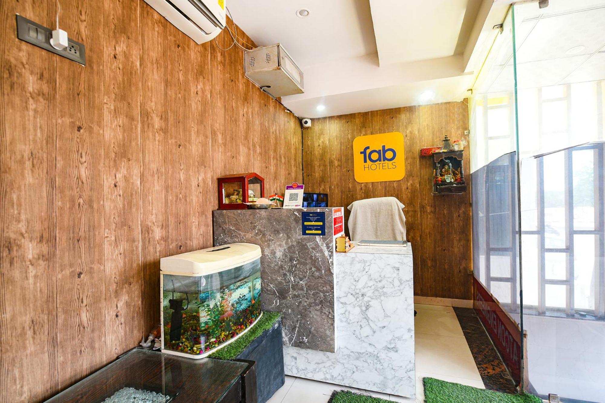 Fabescape Panchkula Motels Exteriör bild
